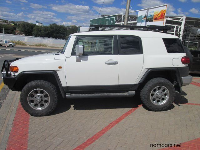 2012 Toyota FJ Cruiser photo