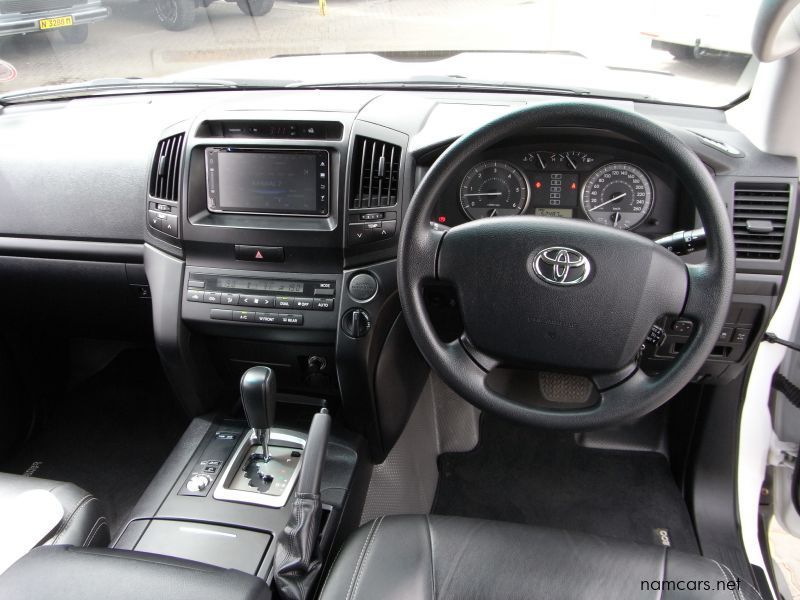 2016 Toyota Land cruiser 200 series photo