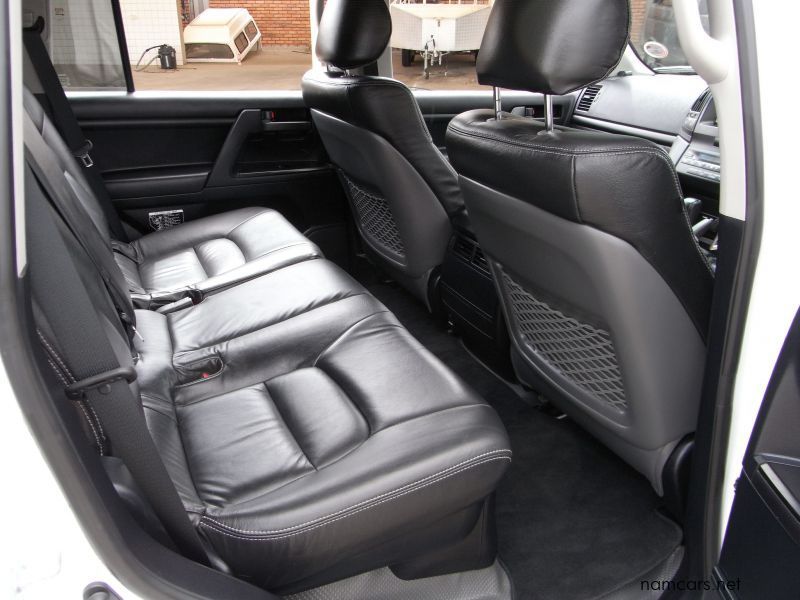 2016 Toyota Land cruiser 200 series photo