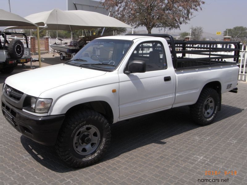 2003 Toyota Hilux 2.7i 4x4 S/Cab for sale 250 000 Km Manual transmission Investment Cars 2003 Toyota Hilux 2.7i 4x4 S/Cab for sale 250 000 Km Manual transmission Investment Cars