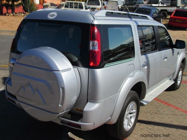 2011 Ford Everest photo