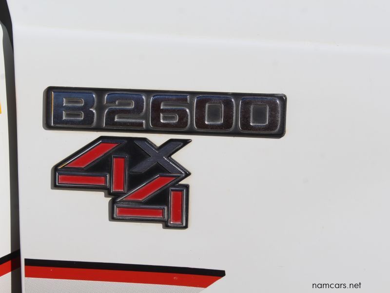 1992 Mazda B2600 Drifter 4x4 photo