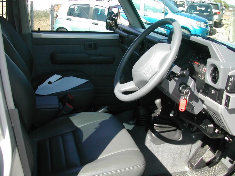 2009 Toyota Land Cruiser 70 series photo