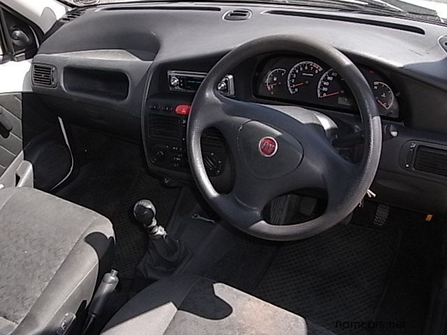 2010 Fiat Strada photo