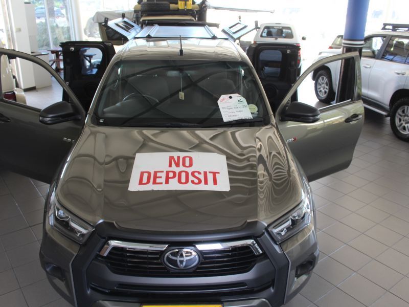 2021 Toyota HILUX 2.8GD6 A/T CLUBCAB 4X4 LEGEND photo