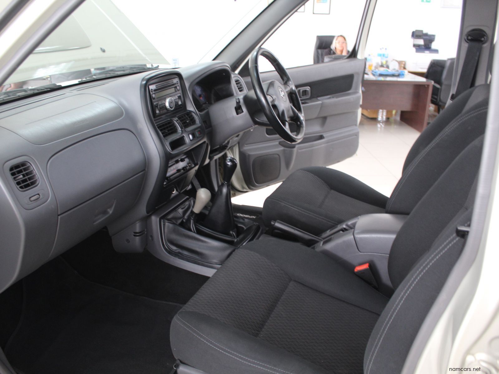 2019 Nissan Np300 2.5 TDI Dcab 4x4 photo
