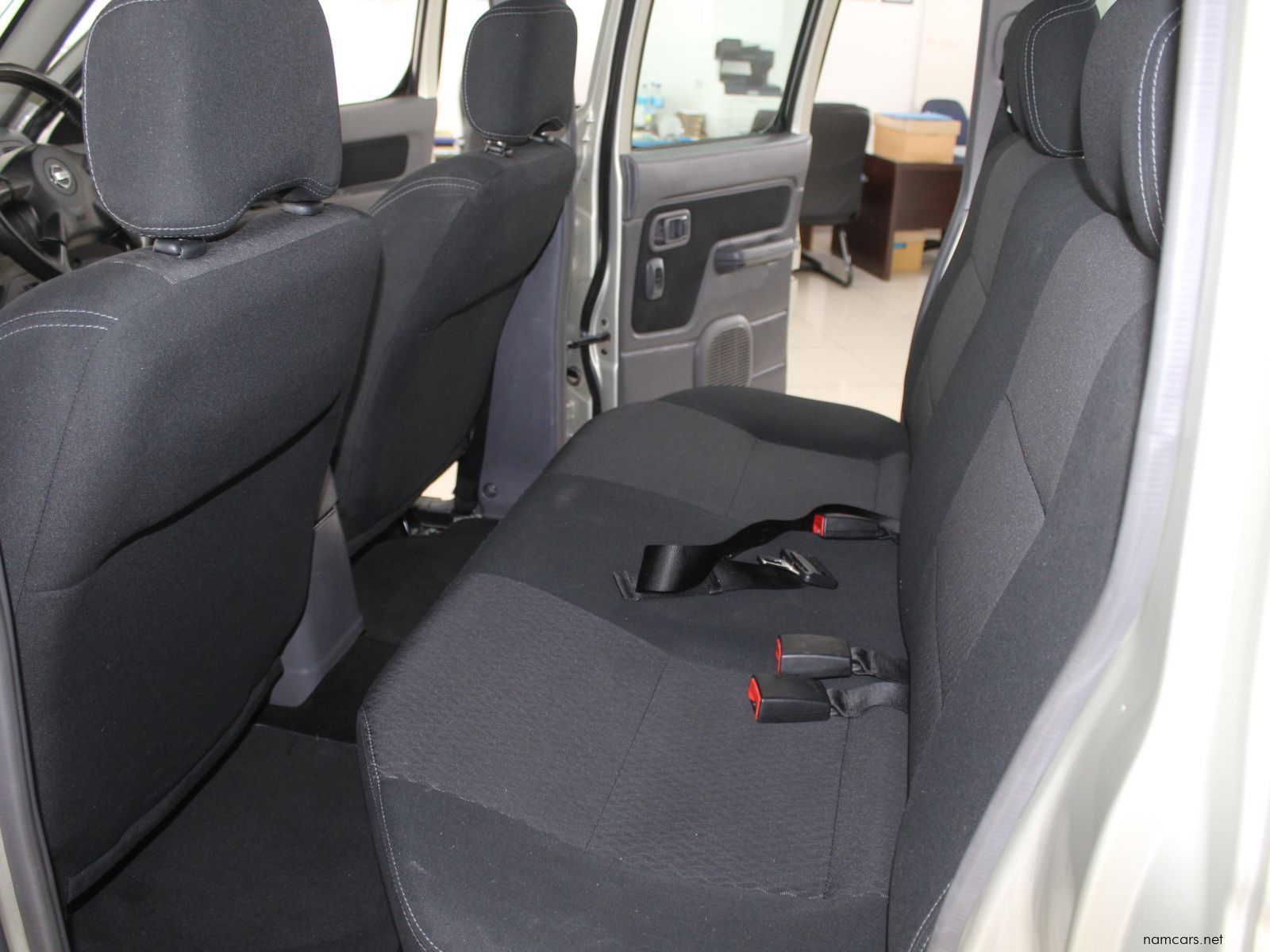 2019 Nissan Np300 2.5 TDI Dcab 4x4 photo