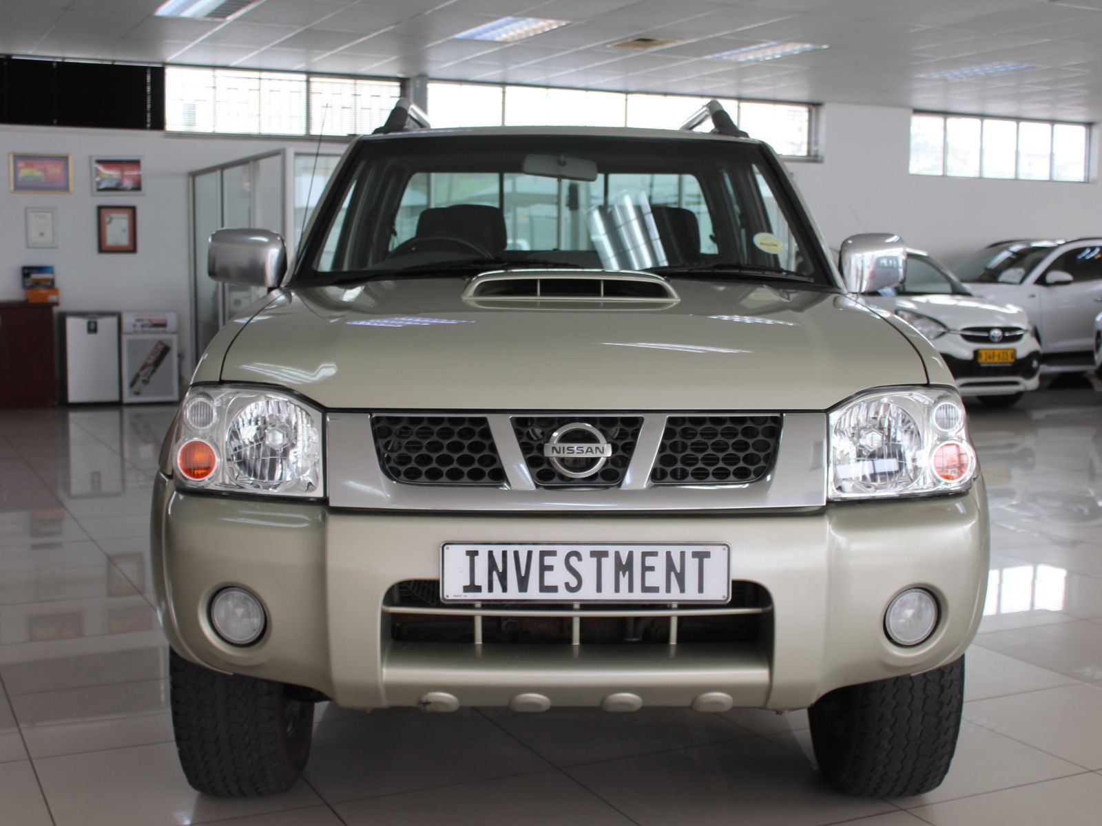 2019 Nissan Np300 2.5 TDI Dcab 4x4 photo