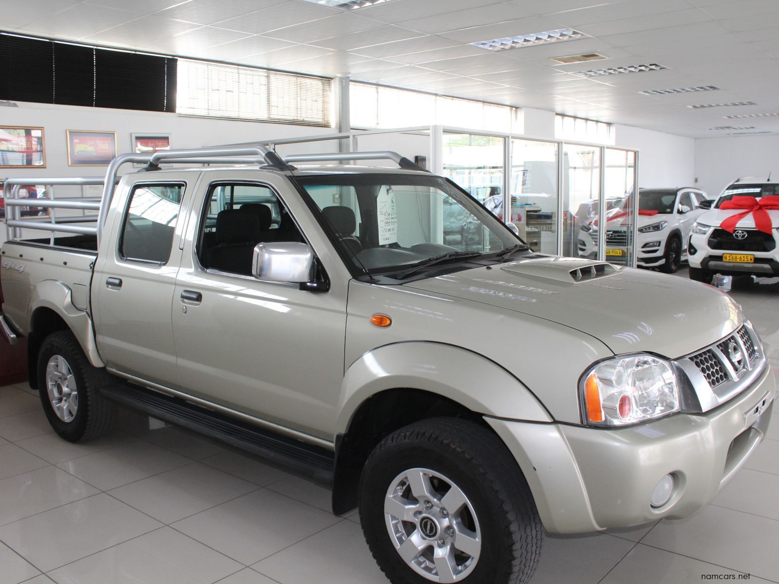2019 Nissan Np300 2.5 TDI Dcab 4x4 photo