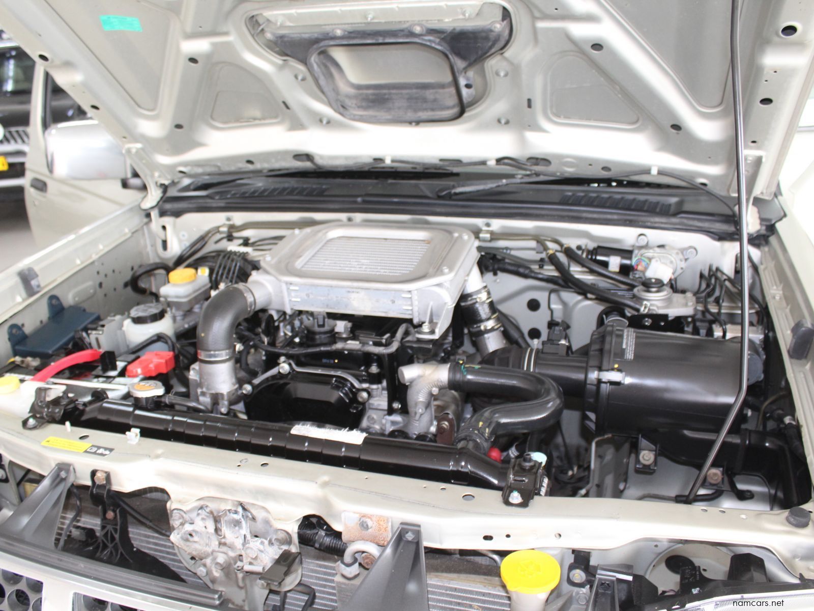 2019 Nissan Np300 2.5 TDI Dcab 4x4 photo