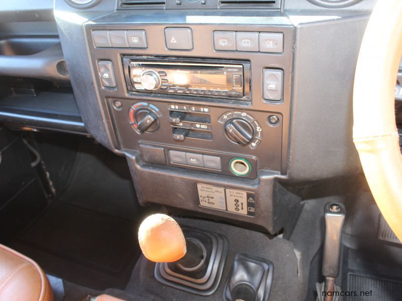 2008 Land Rover Defender 90 Puma photo