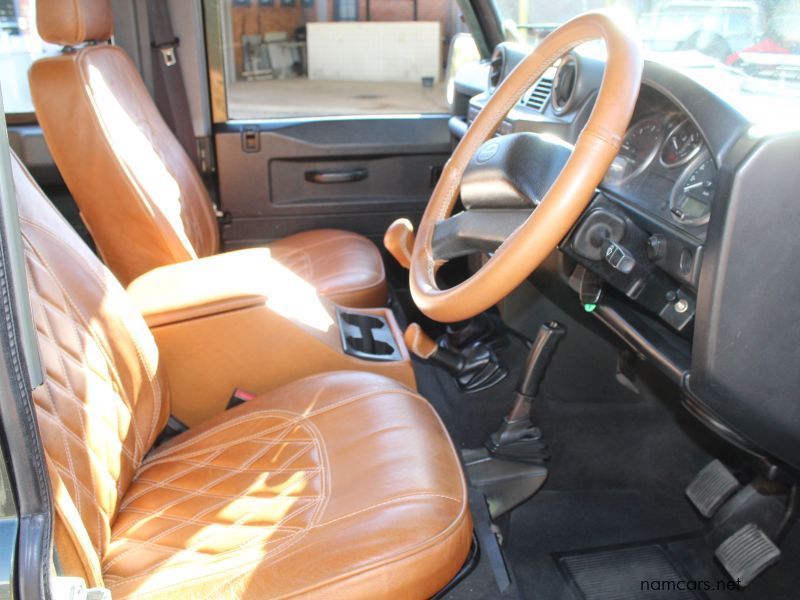 2008 Land Rover Defender 90 Puma photo