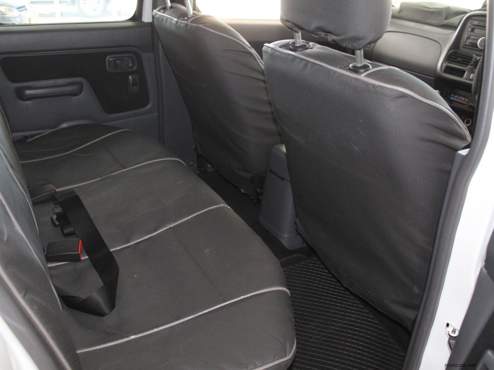 2020 Nissan NP300 DC 4x4 photo