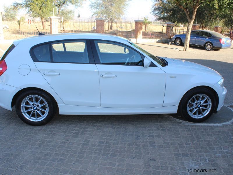 2011 BMW 120I 5 door Hatch photo