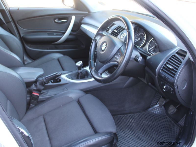 2011 BMW 120I 5 door Hatch photo