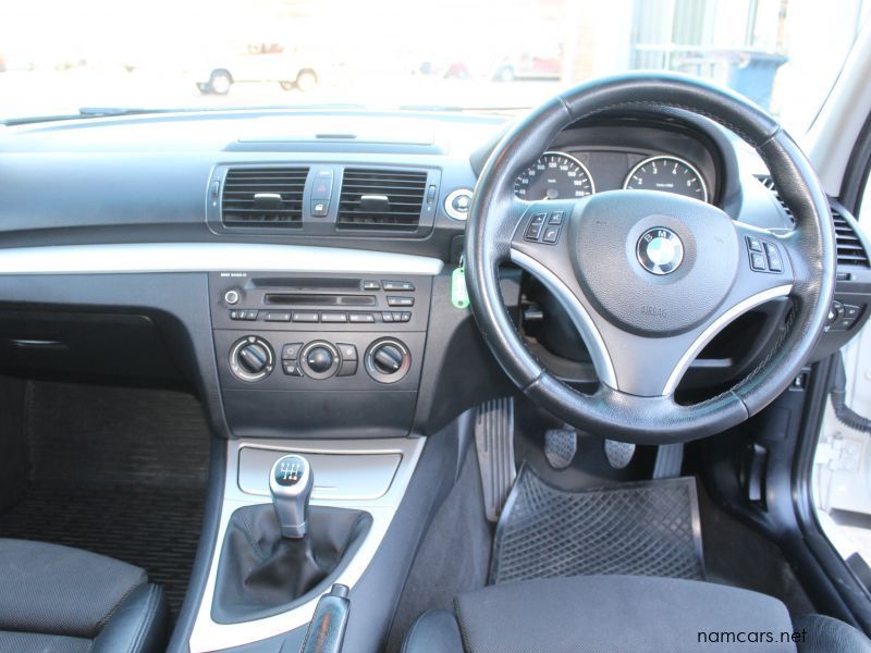 2011 BMW 120I 5 door Hatch photo