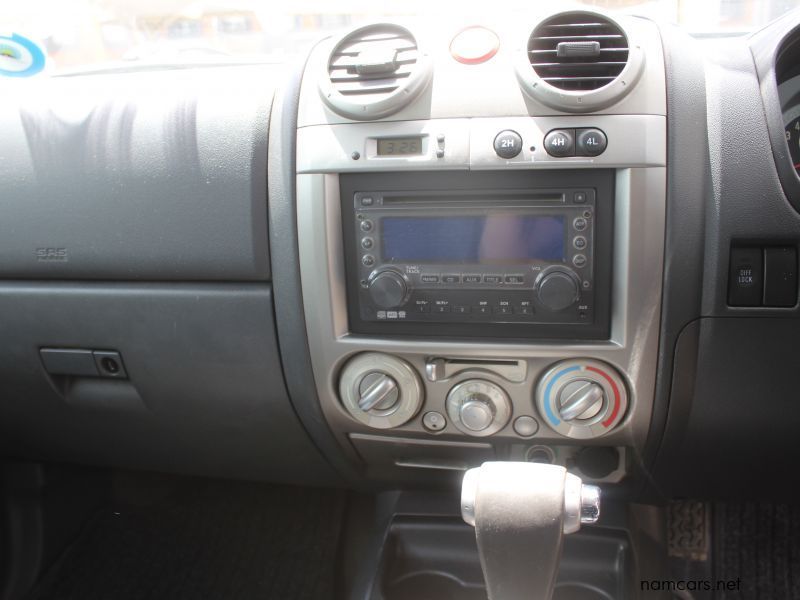 2010 Isuzu KB 360 V6 A/T 4X4 photo