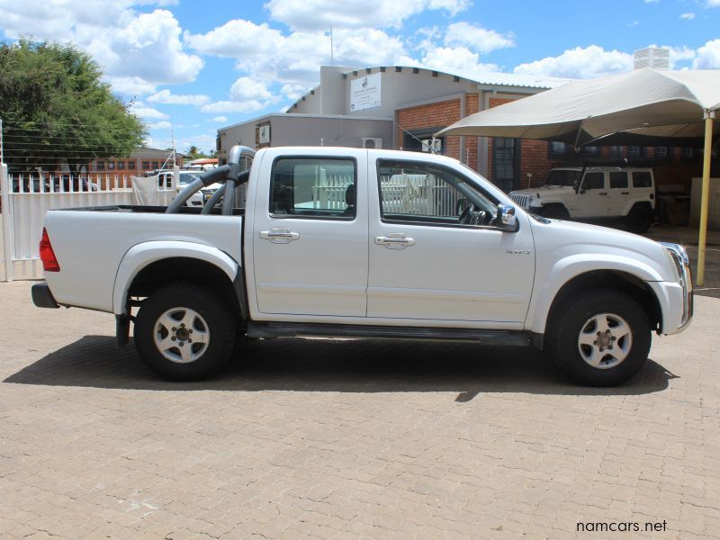 2010 Isuzu KB 360 V6 A/T 4X4 photo