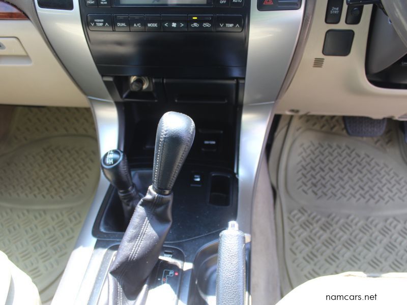 2005 Toyota PRADO 4.0 V6 A/T VX photo