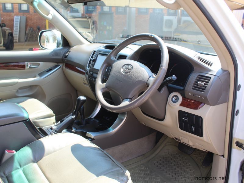 2005 Toyota PRADO 4.0 V6 A/T VX photo