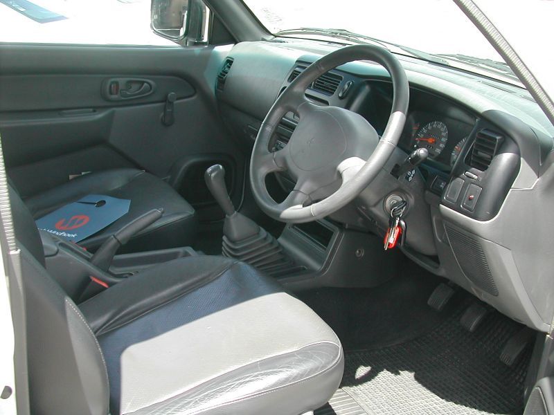 2003 Mitsubishi Colt Club Cab 2x4 photo