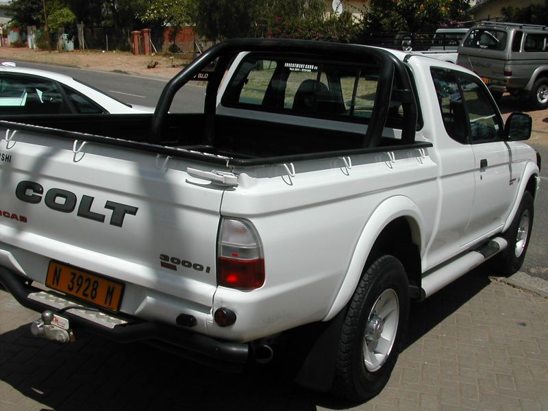 2003 Mitsubishi Colt Club Cab 2x4 photo