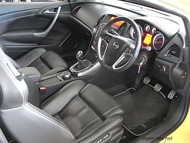 2014 Opel Astra OPC photo