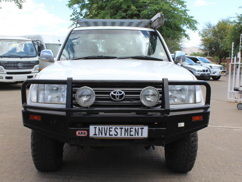 2005 Toyota 105 series 4.5 EFI photo