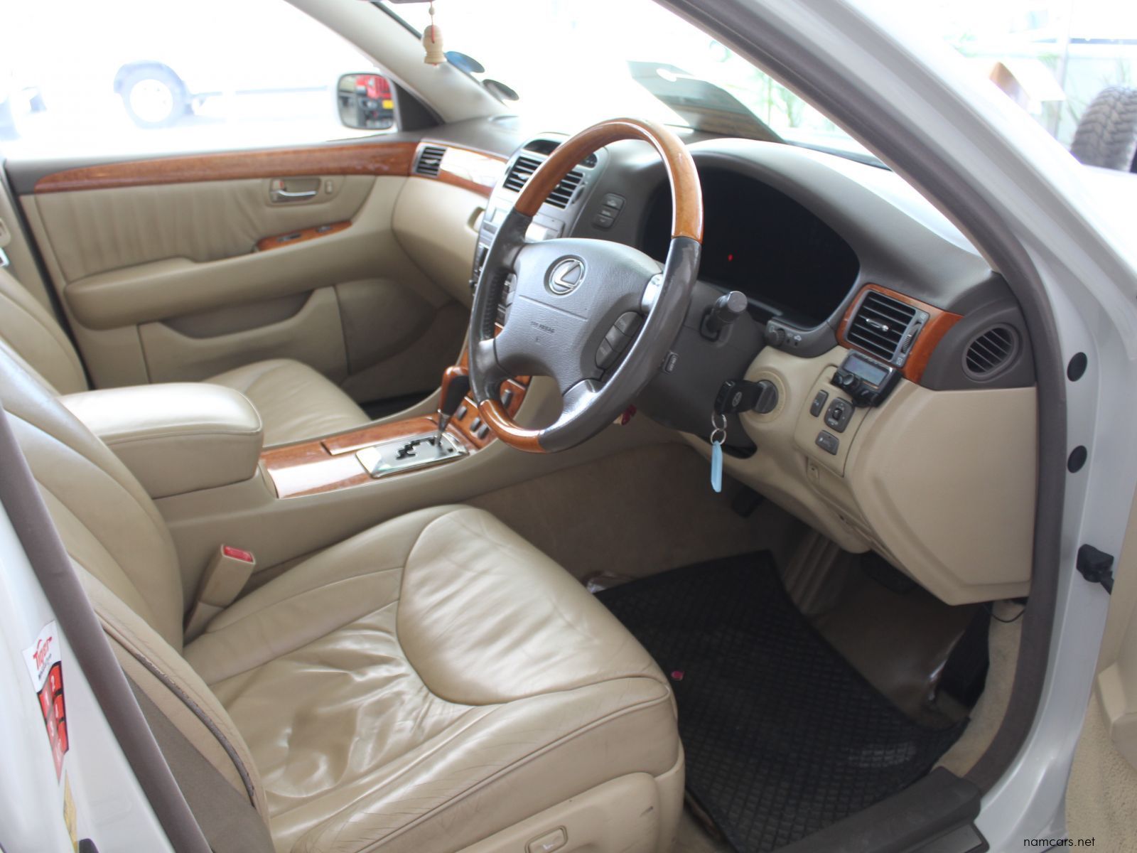2004 Lexus LS430 V8 photo