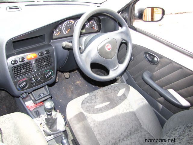 2010 Fiat Strada photo