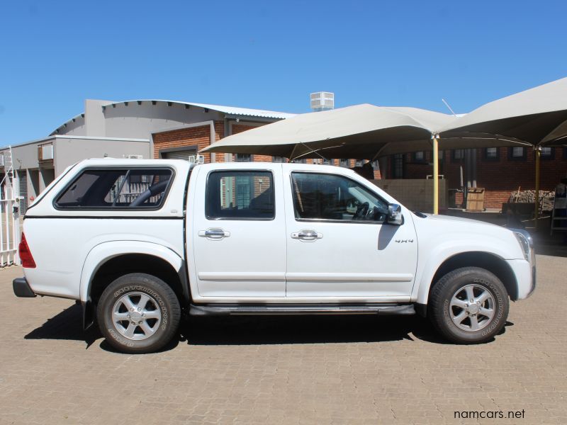 2010 Isuzu KB 360 V6 D/C A/T 4X4 LX photo