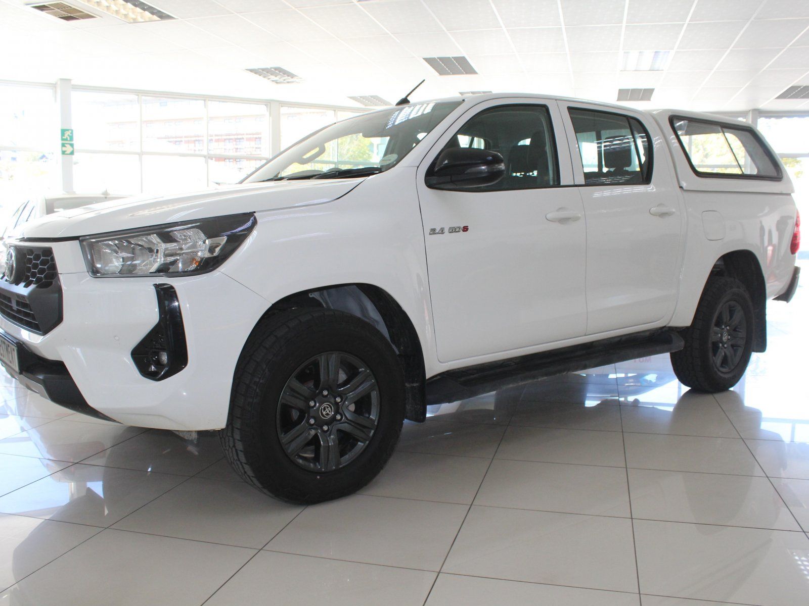 2025 Toyota Hilux 2.4 GD6 photo