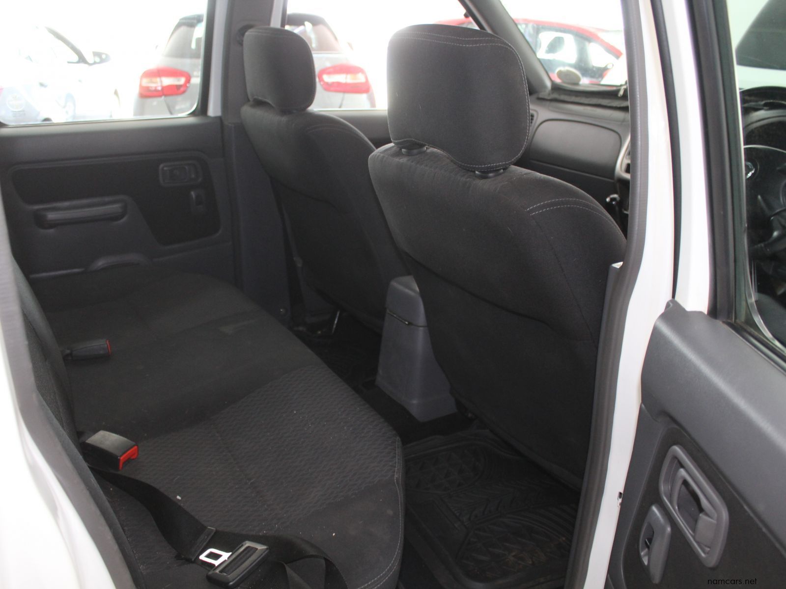 2017 Nissan NP300 2.5 TDI Dcab 4x4 photo