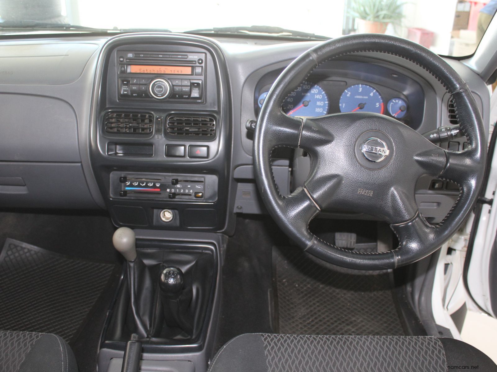 2020 Nissan NP300 photo