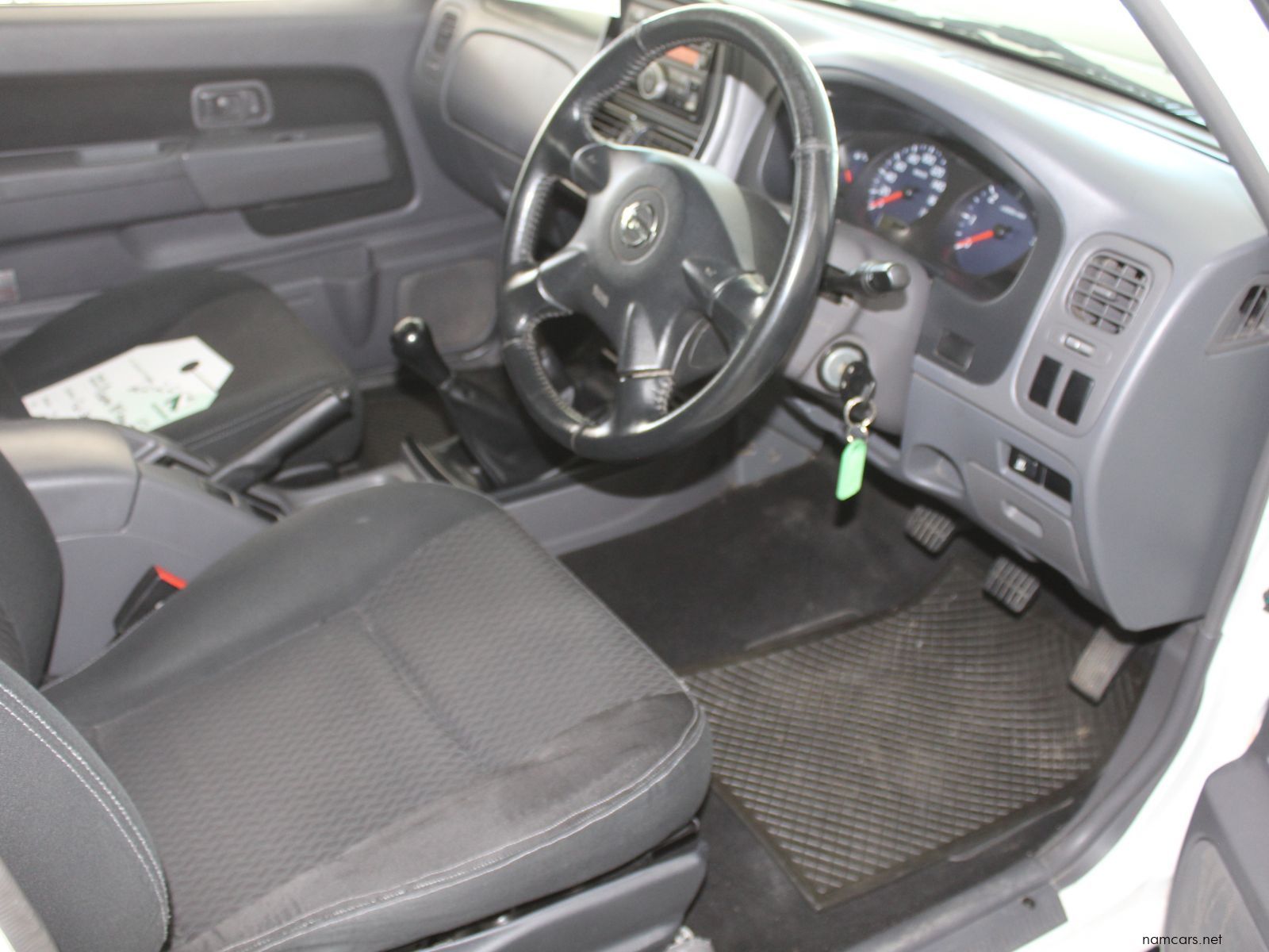 2020 Nissan NP300 photo