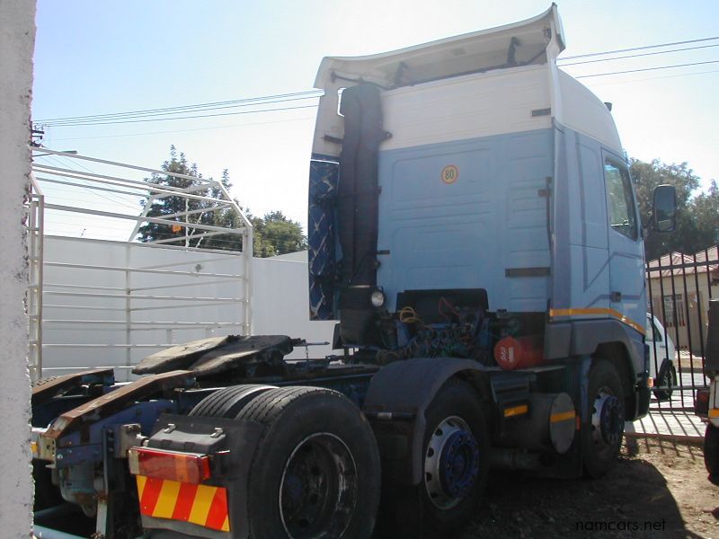 2000 Volvo FH12 photo
