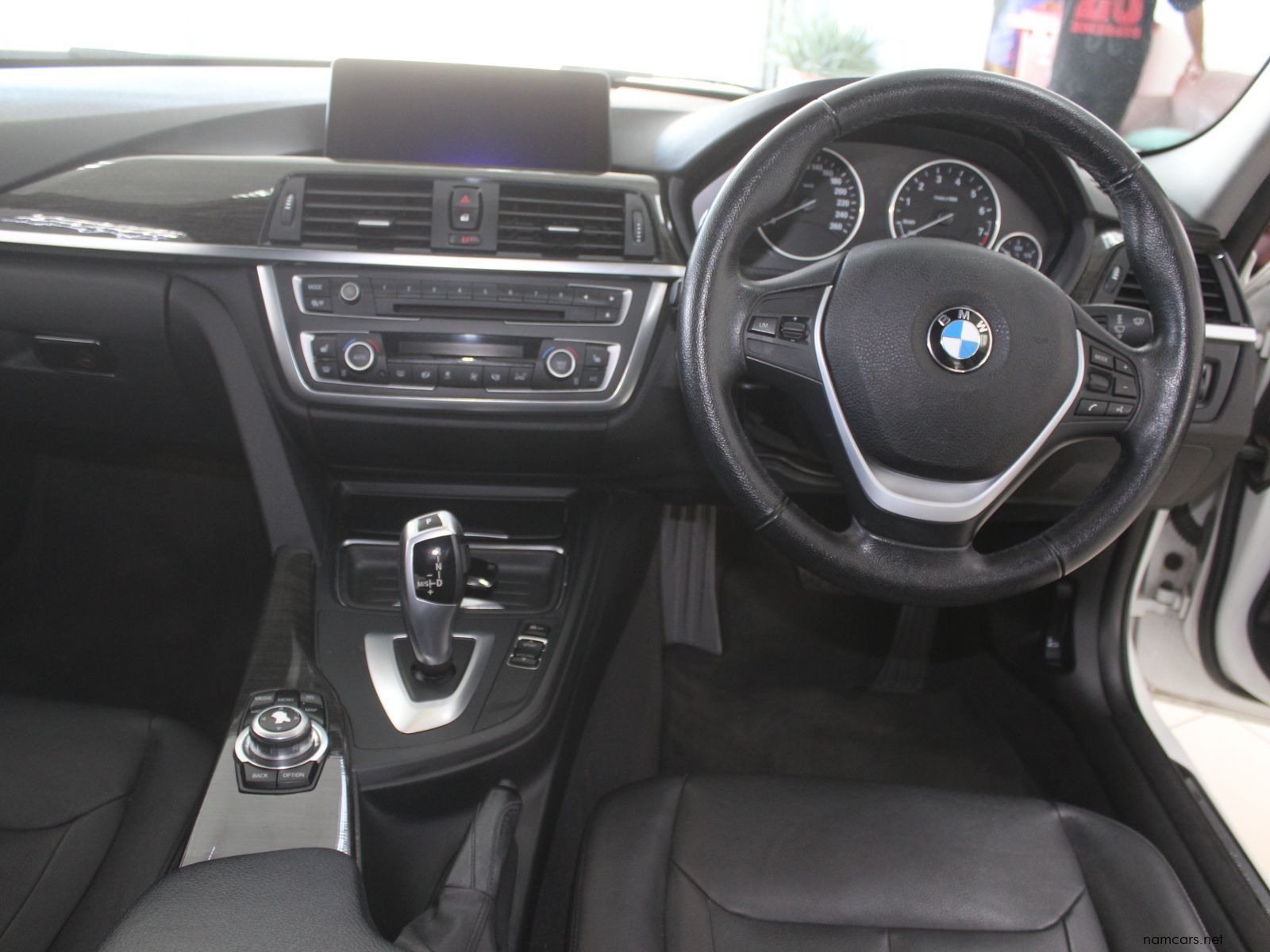 2013 BMW 320i photo