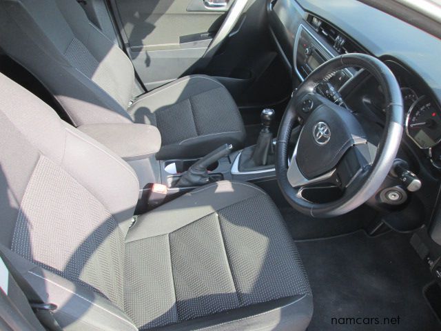 2013 Toyota Auris X photo