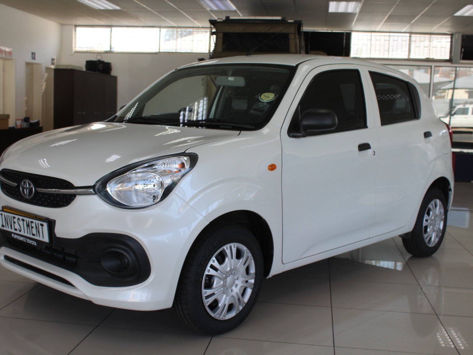 2025 Toyota Vitz 1.0 MT photo