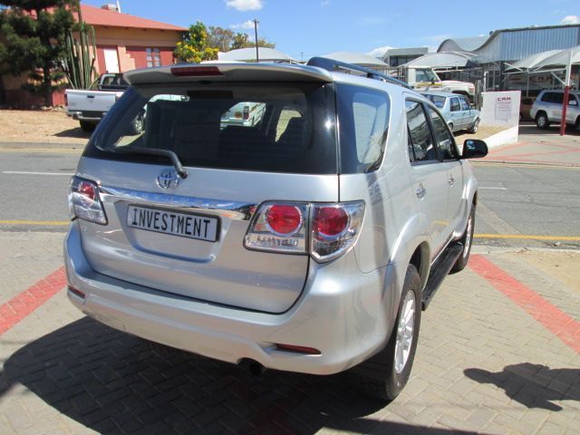 2012 Toyota Fortuner photo