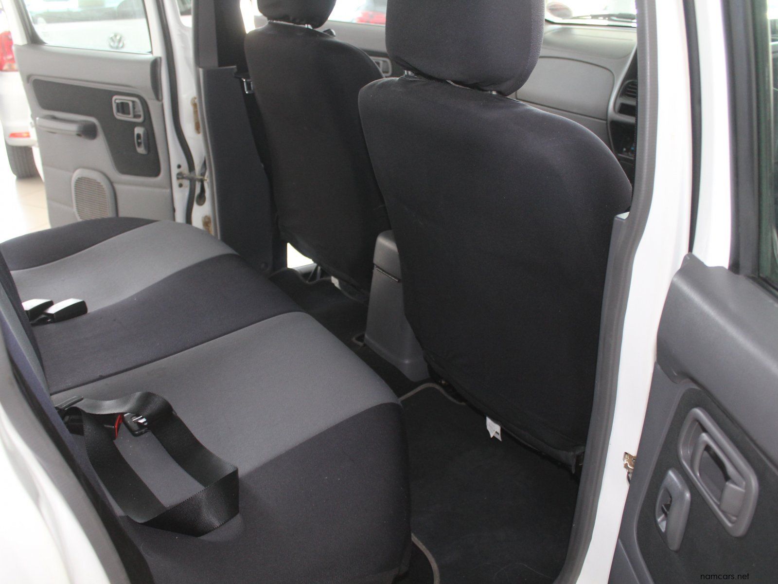 2021 Nissan Np300 photo