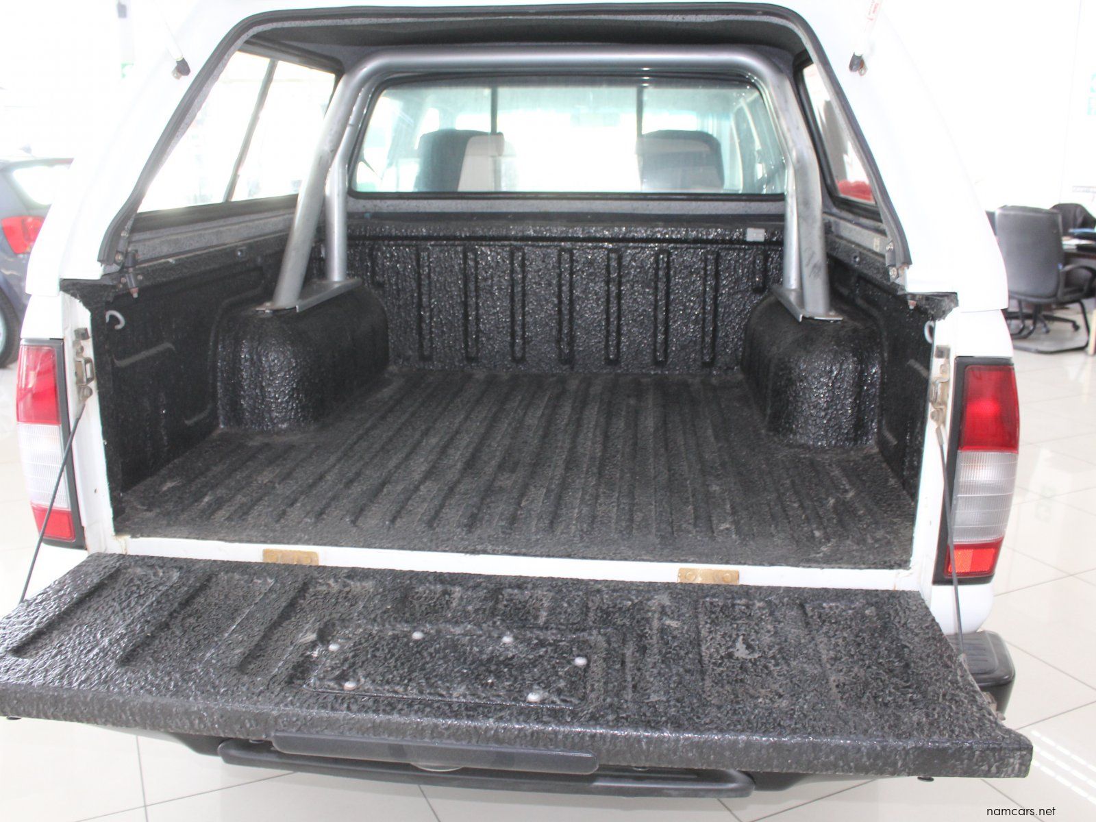 2021 Nissan Np300 photo
