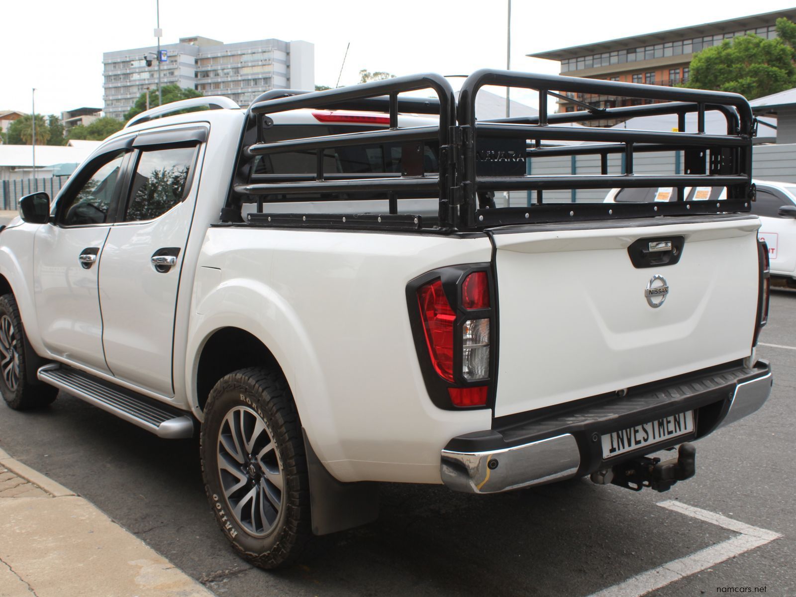 2017 Nissan Navarra 2.3 TDI  DC 4x4 Auto photo