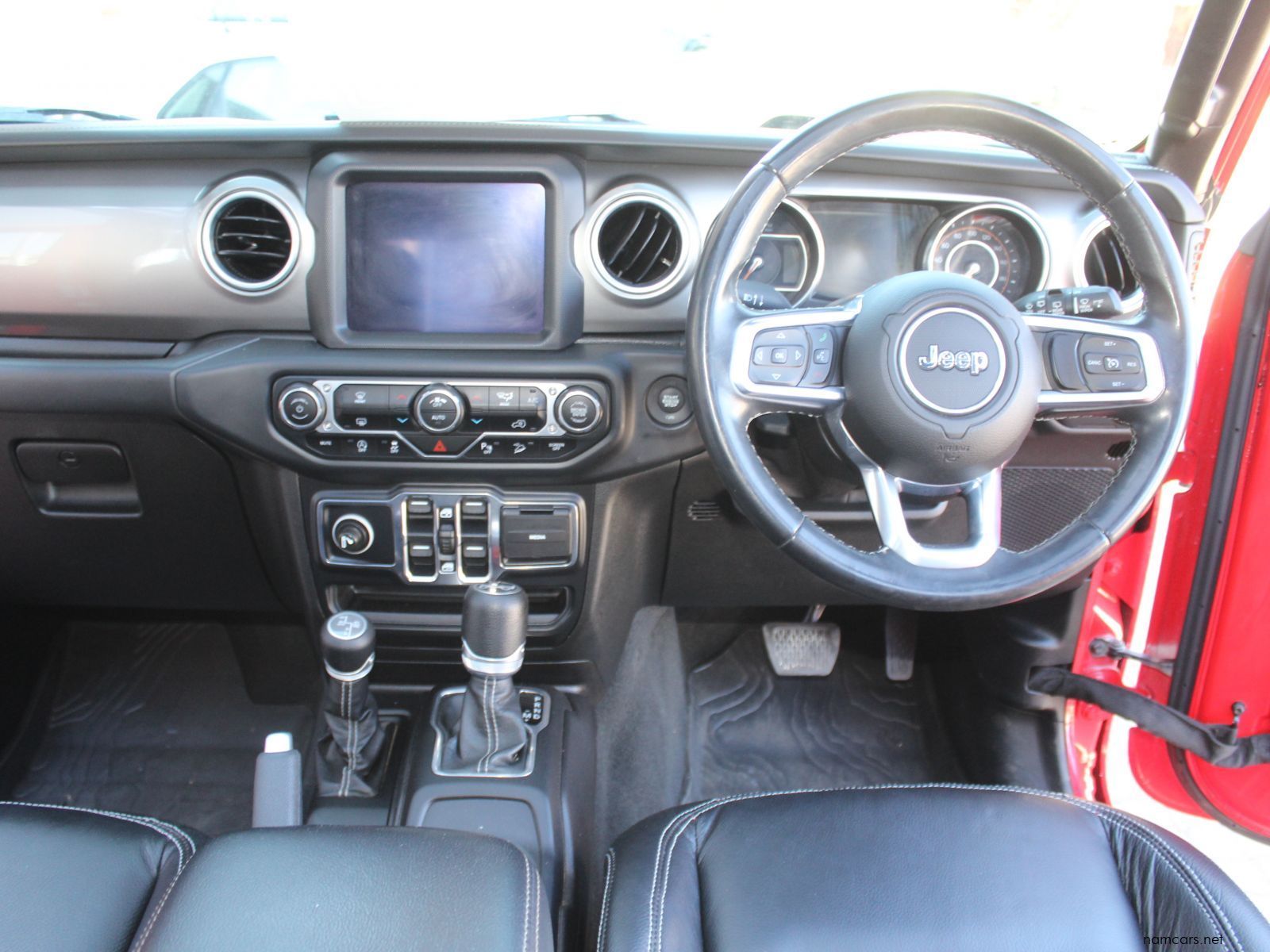 2020 Jeep Wrangler Sahara 3.6 V6 8 speed JL photo