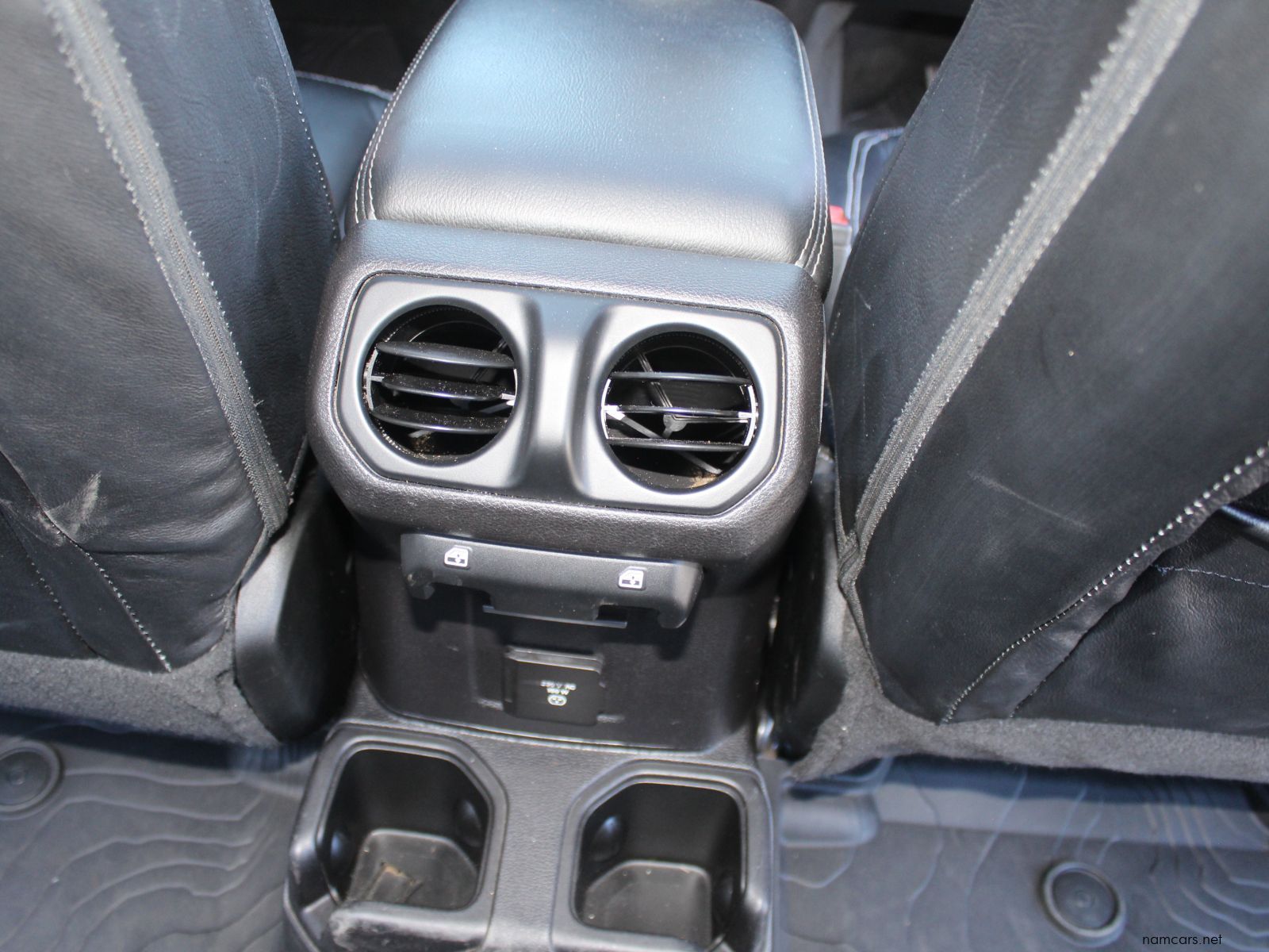 2020 Jeep Wrangler Sahara 3.6 V6 8 speed JL photo