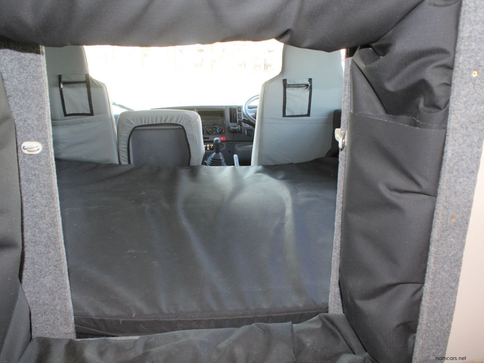 0 Isuzu NPS300 photo