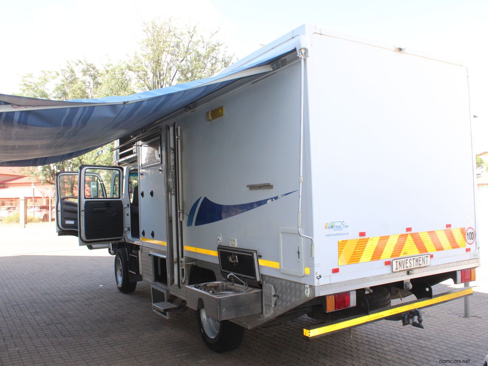 0 Isuzu NPS300 photo