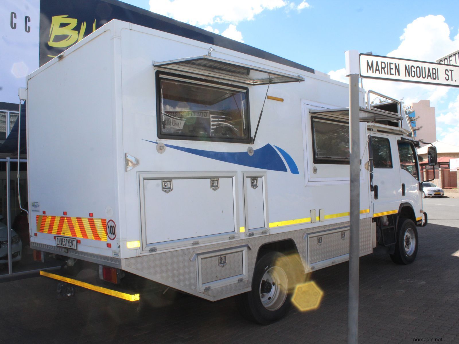0 Isuzu NPS300 photo