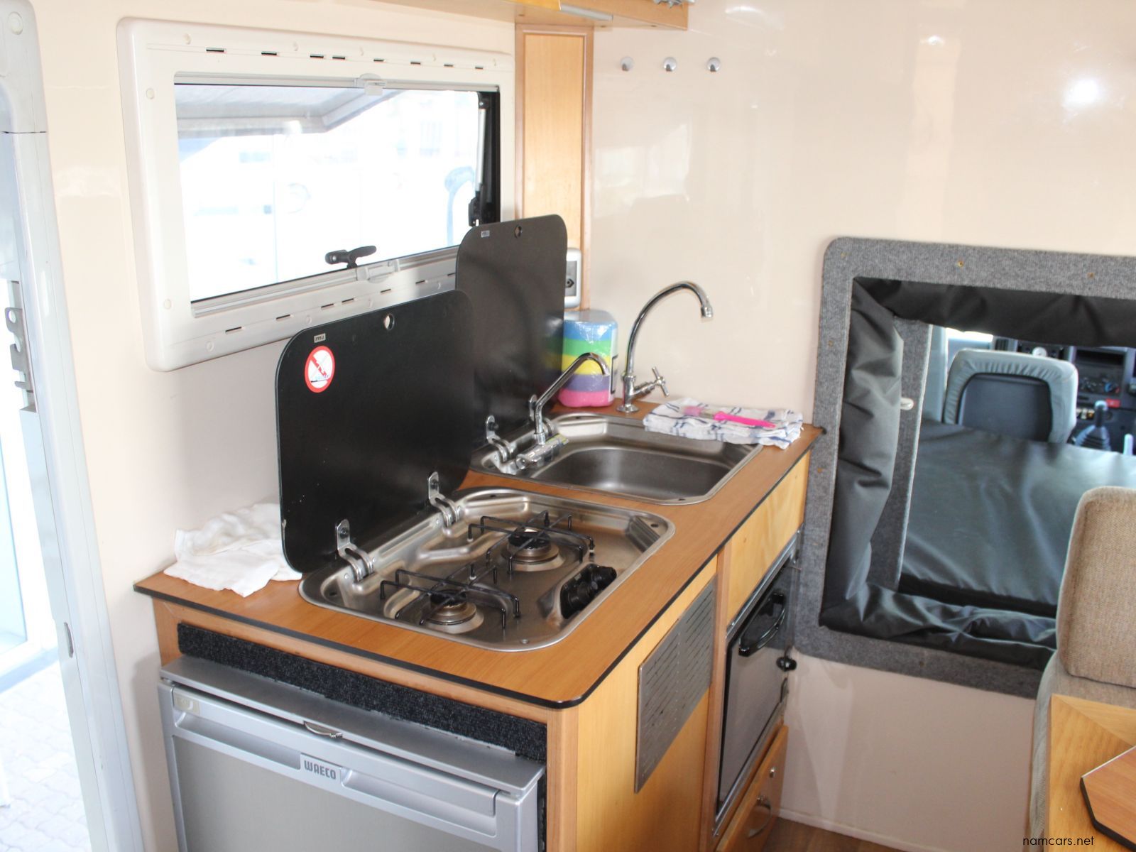0 Isuzu NPS300 photo