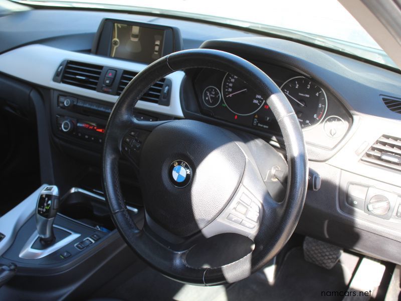2012 BMW 320D A/T F30 photo